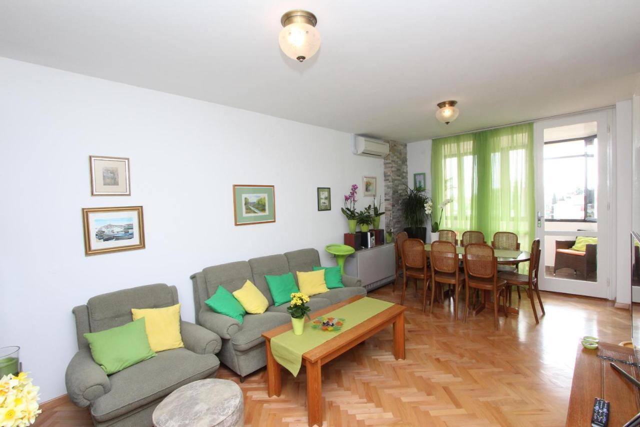 Apartment Elia Rovinj Bagian luar foto