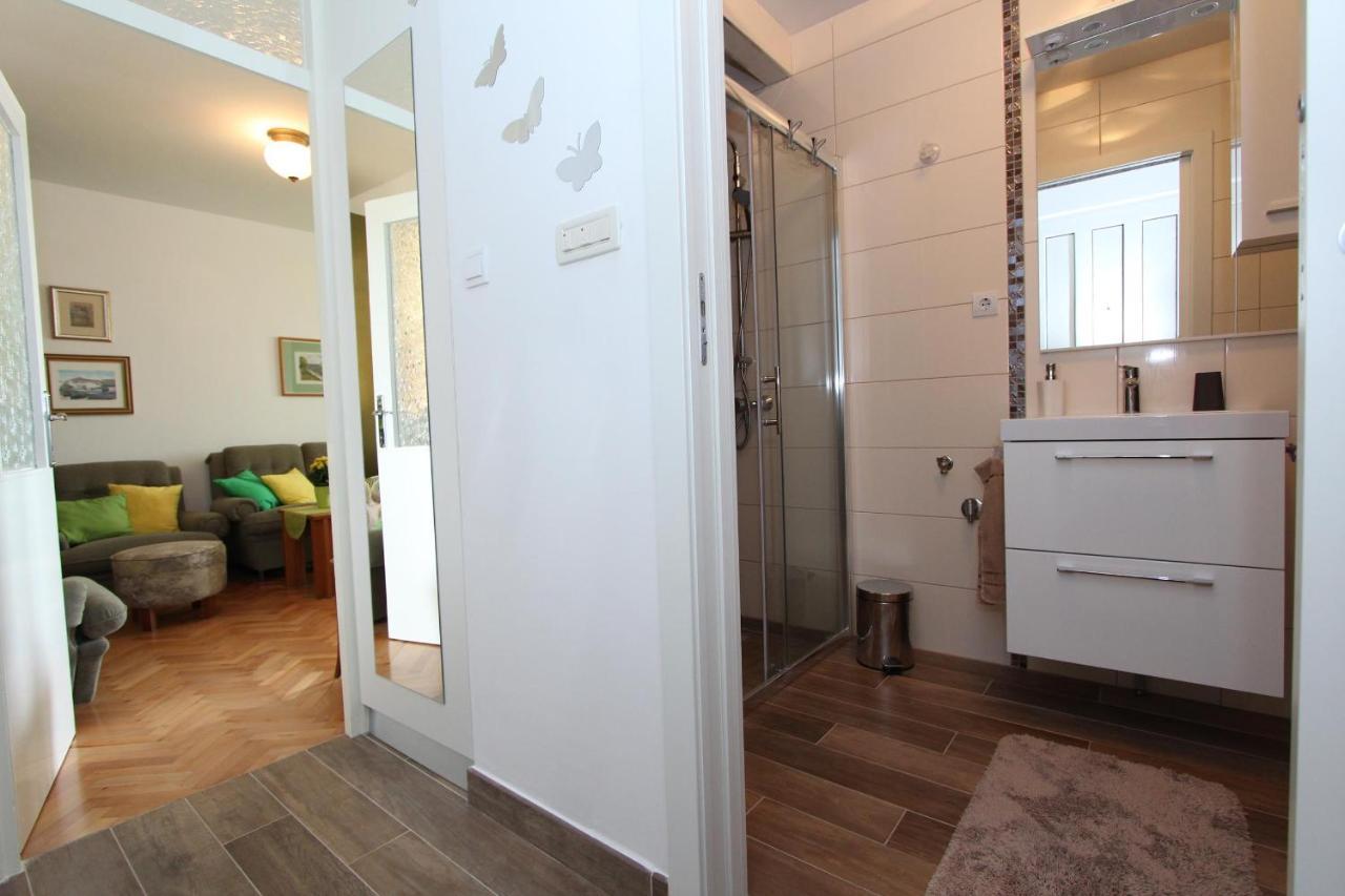 Apartment Elia Rovinj Bagian luar foto